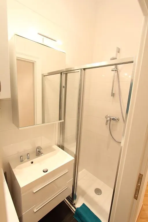 Apartment Checkvienna - Stumpergasse Hotel